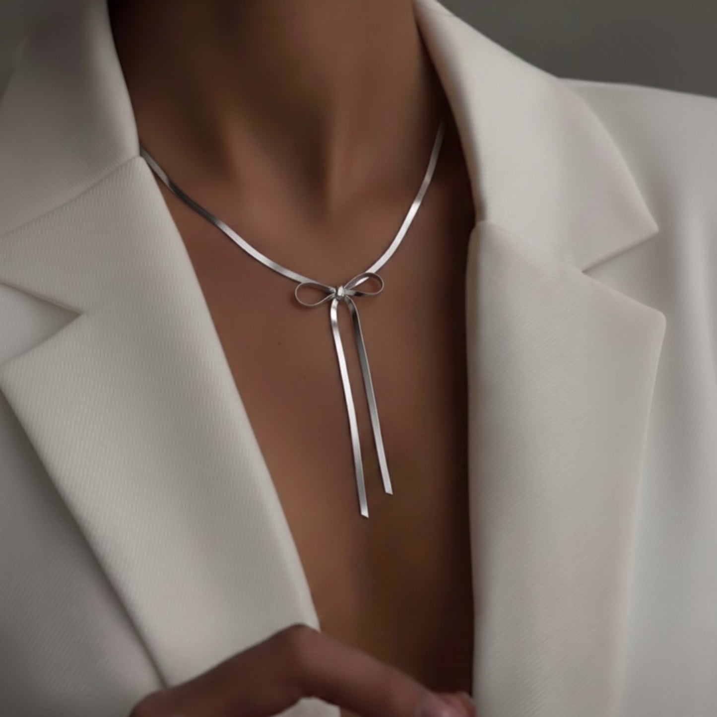 Minimal Long Bow Necklace