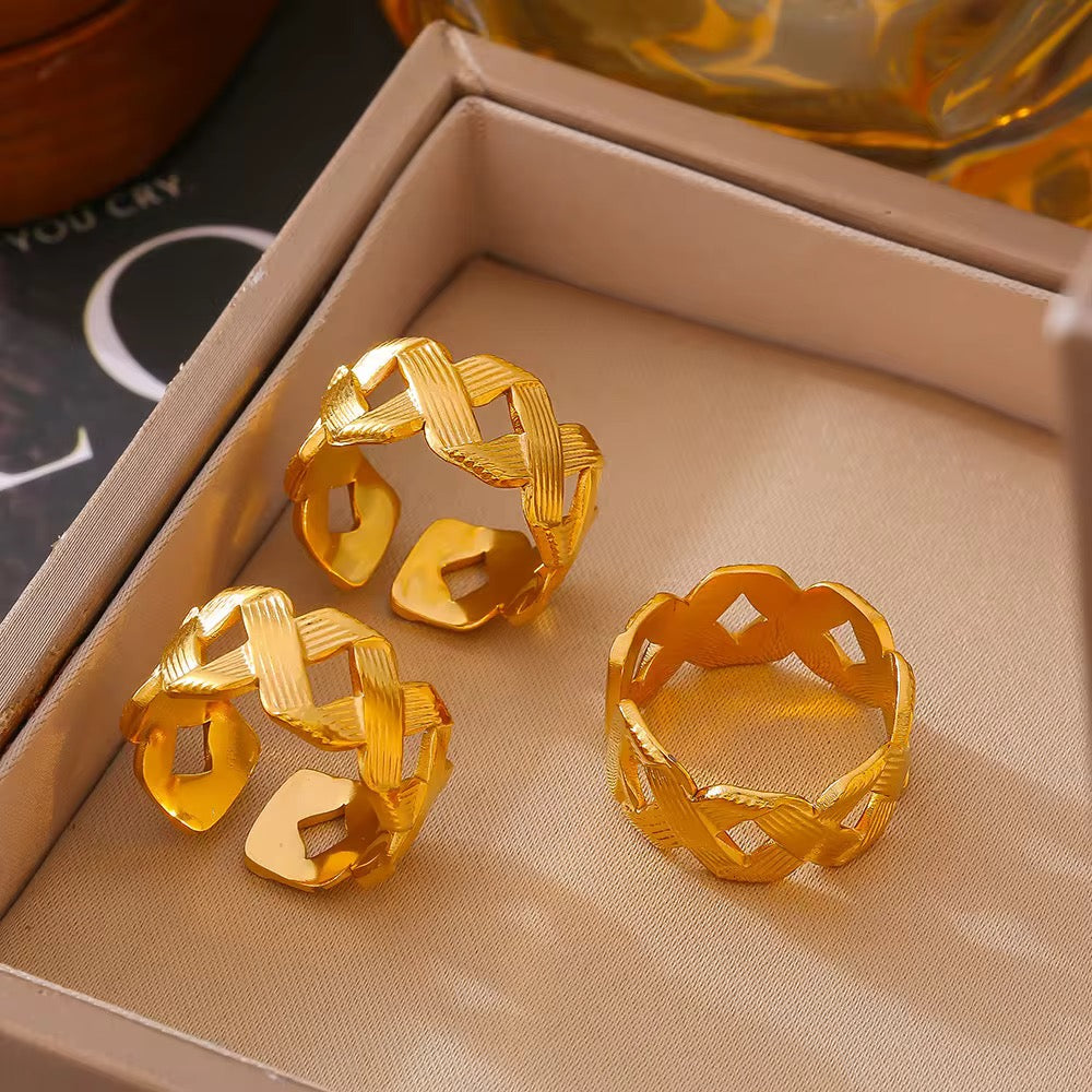 Adjustable Stripe Cross Ring