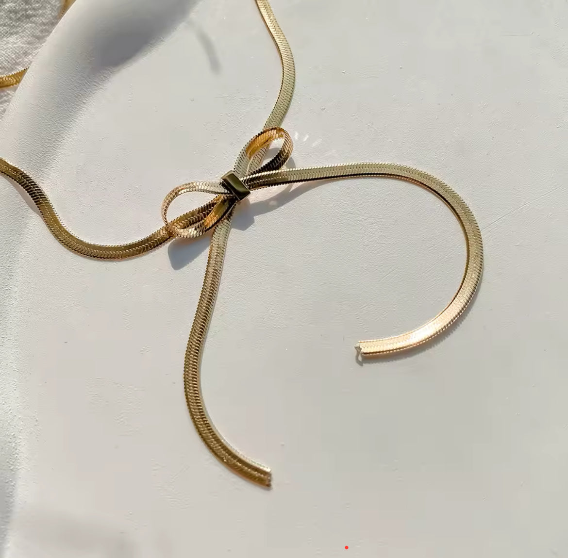 Minimal Long Bow Necklace