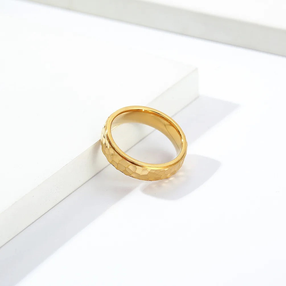 Rough Pattern Ring
