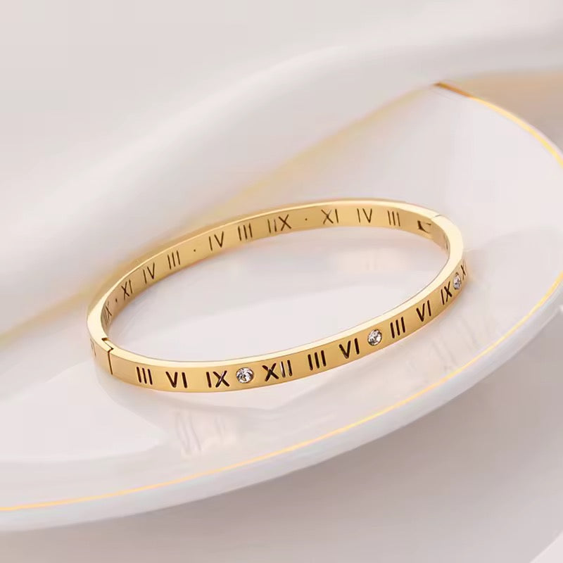Roman Touch Bangle
