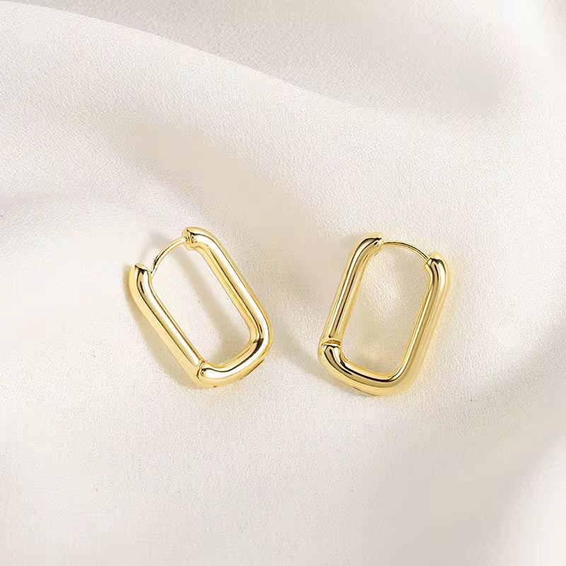 Huggie Hoop