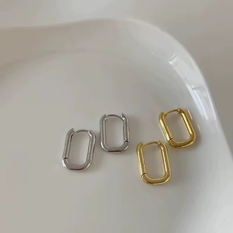 Huggie Hoop