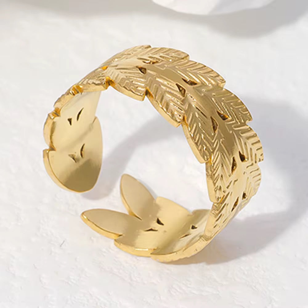 Condensed Leaf Ring