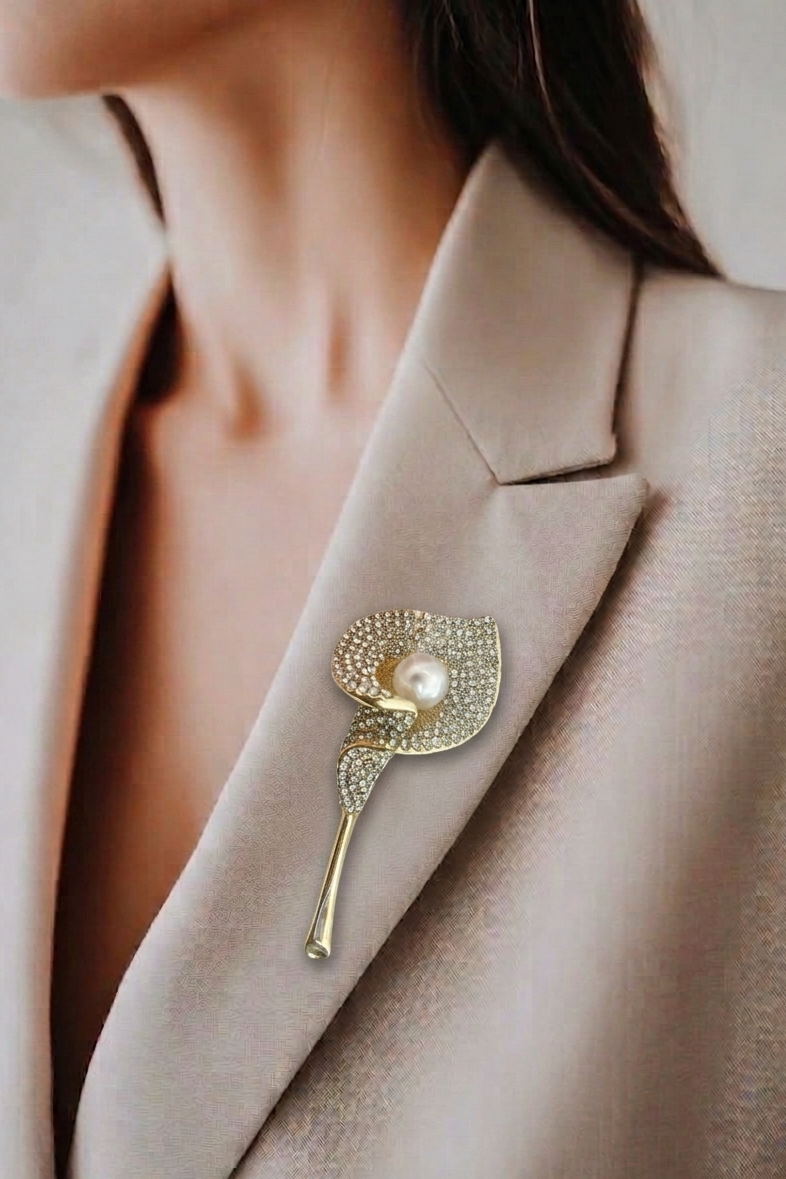 Tulip Brooch