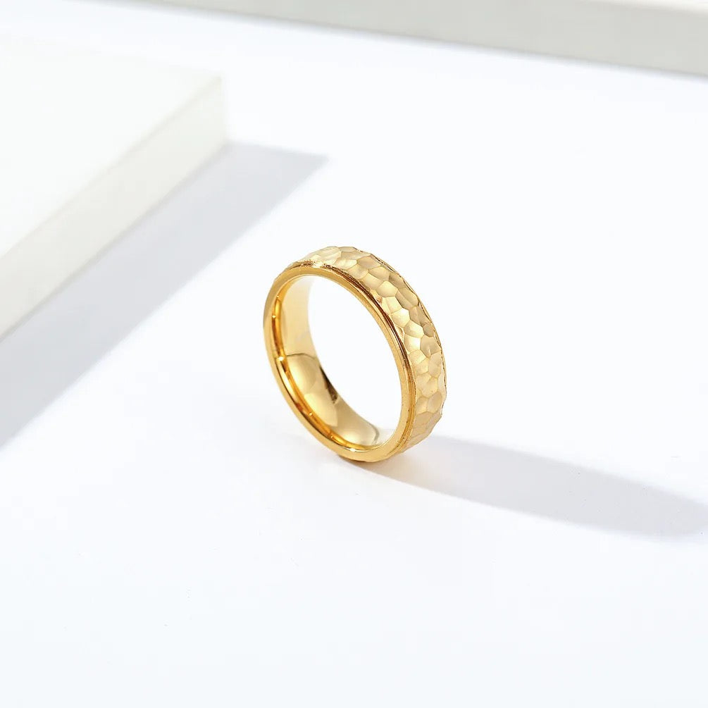 Rough Pattern Ring