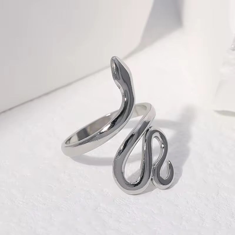 Adjustable Long Snake Ring