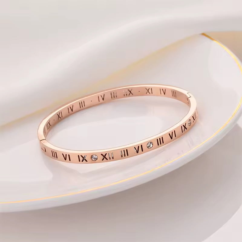 Roman Touch Bangle