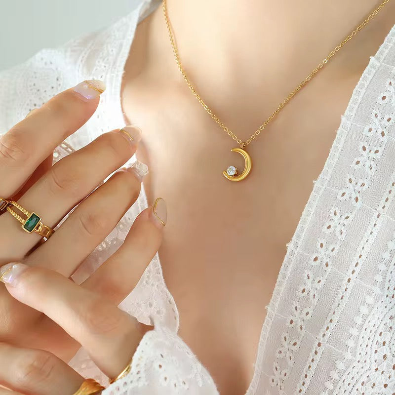 Zirconia Moon Pendant