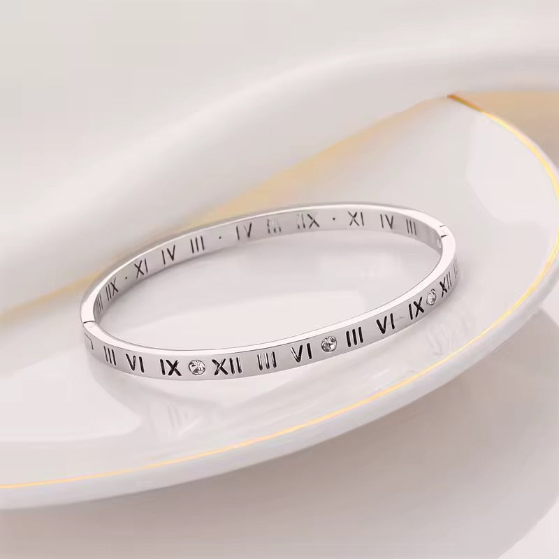 Roman Touch Bangle