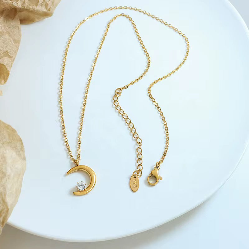 Zirconia Moon Pendant