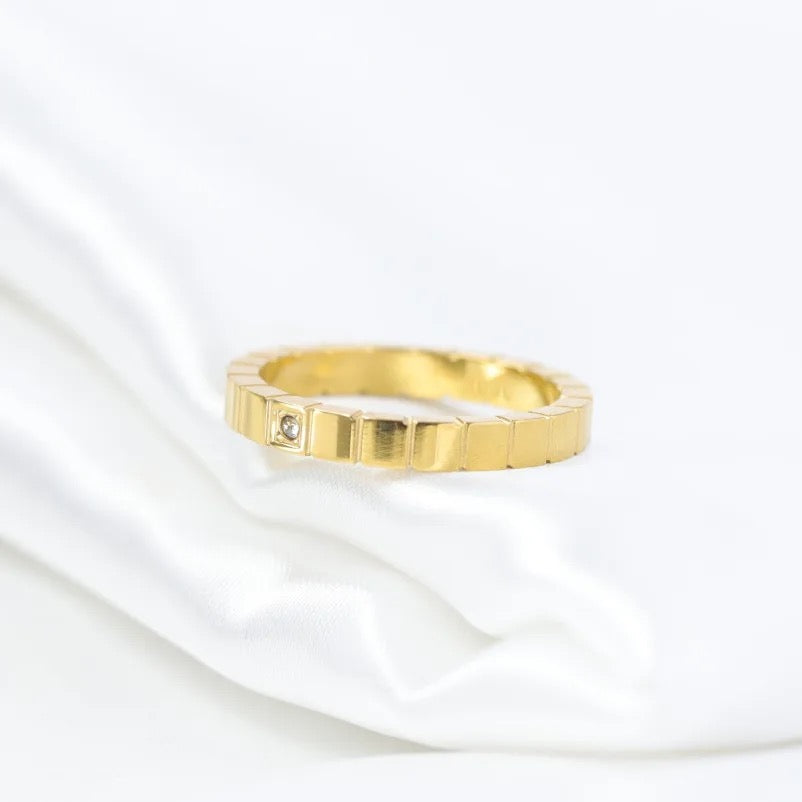 Square Symmetrical Ring