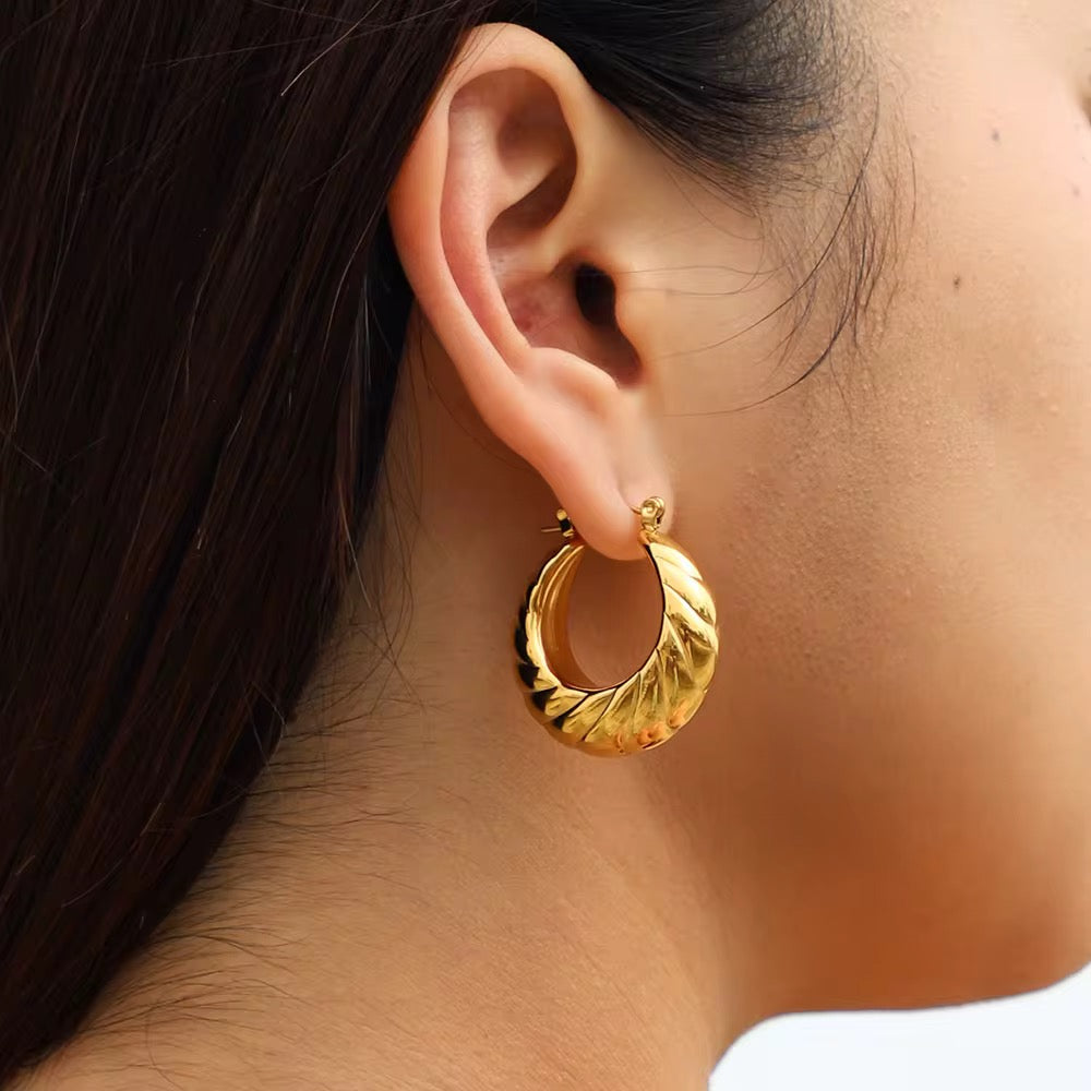 Croissant Twist Hoop