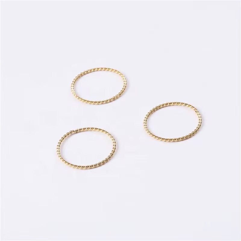 Minimalist Twist Ring