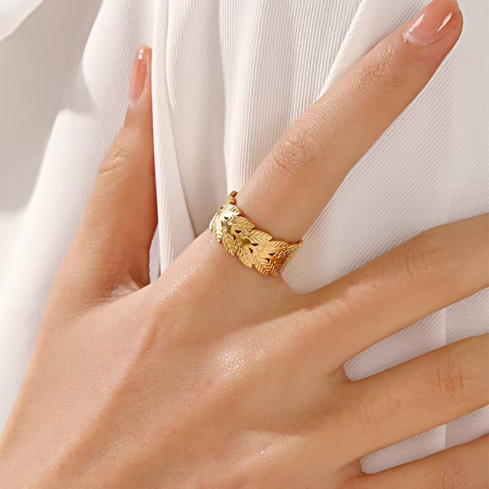 Condensed Leaf Ring