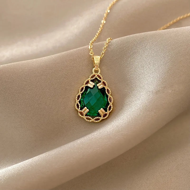 Emerald Gemstone Pendant Necklace