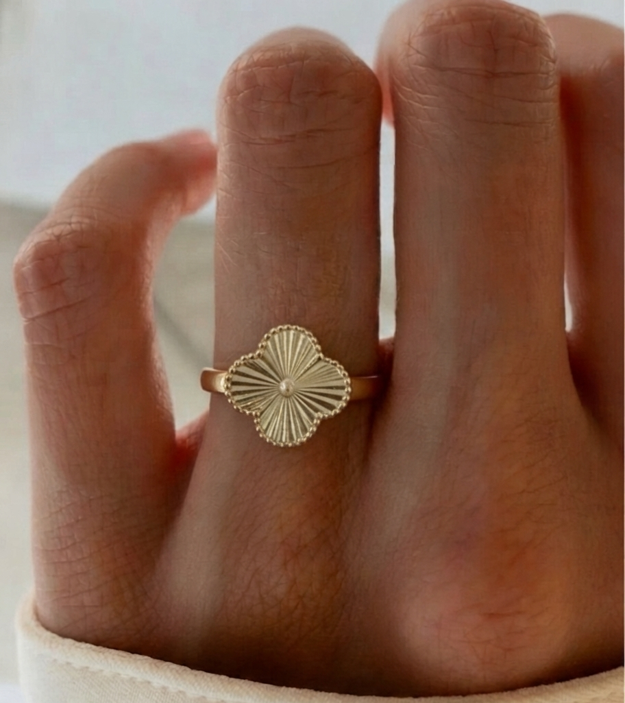 Van Cleef Ring