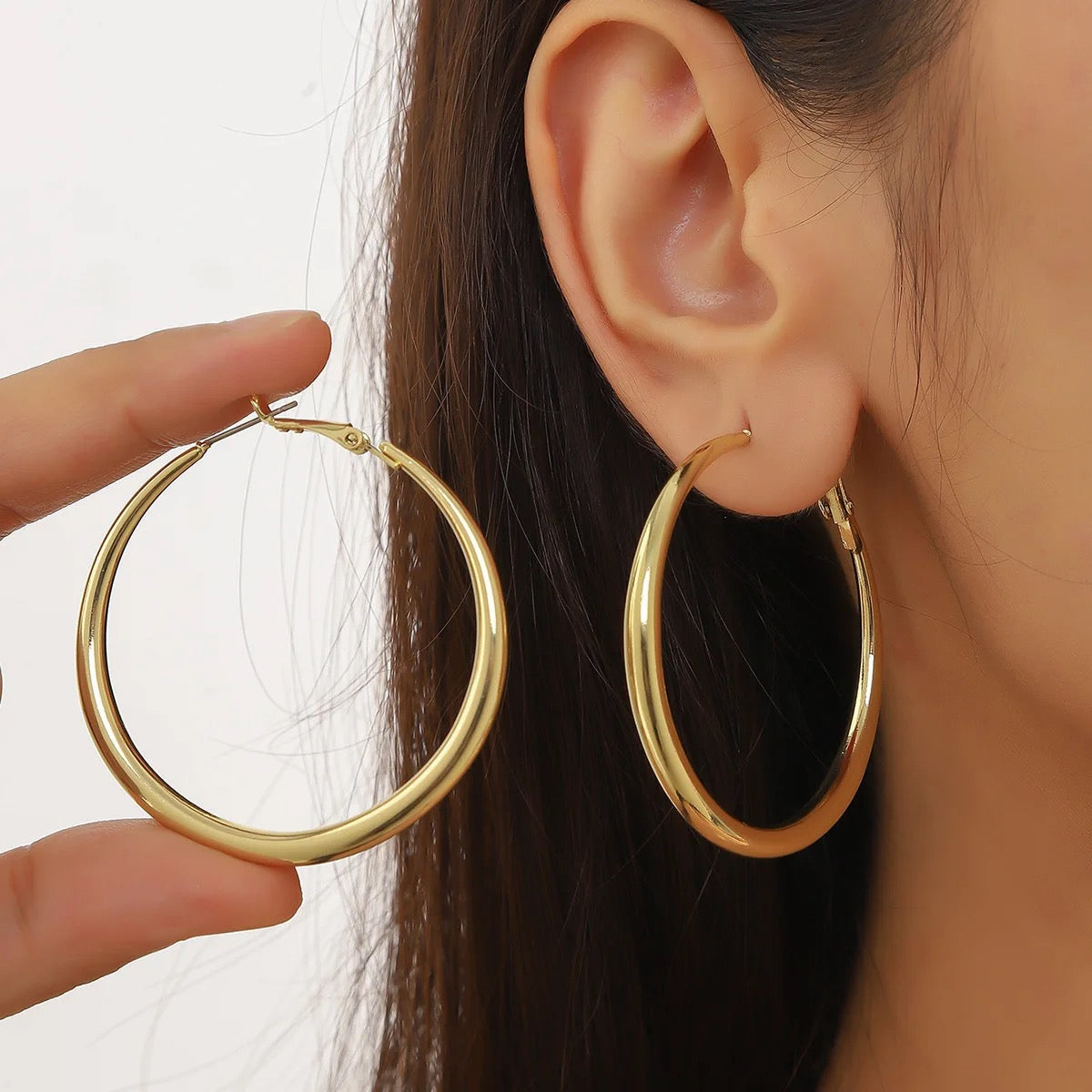 Oval Exaggerated Earring