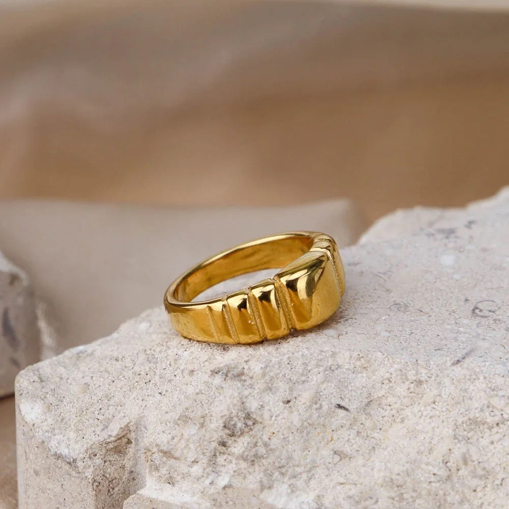 Bold Bread Grain Ring