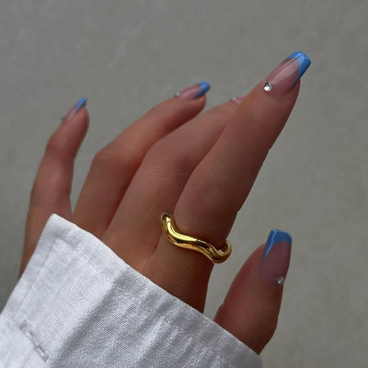 Wind Curve Ring