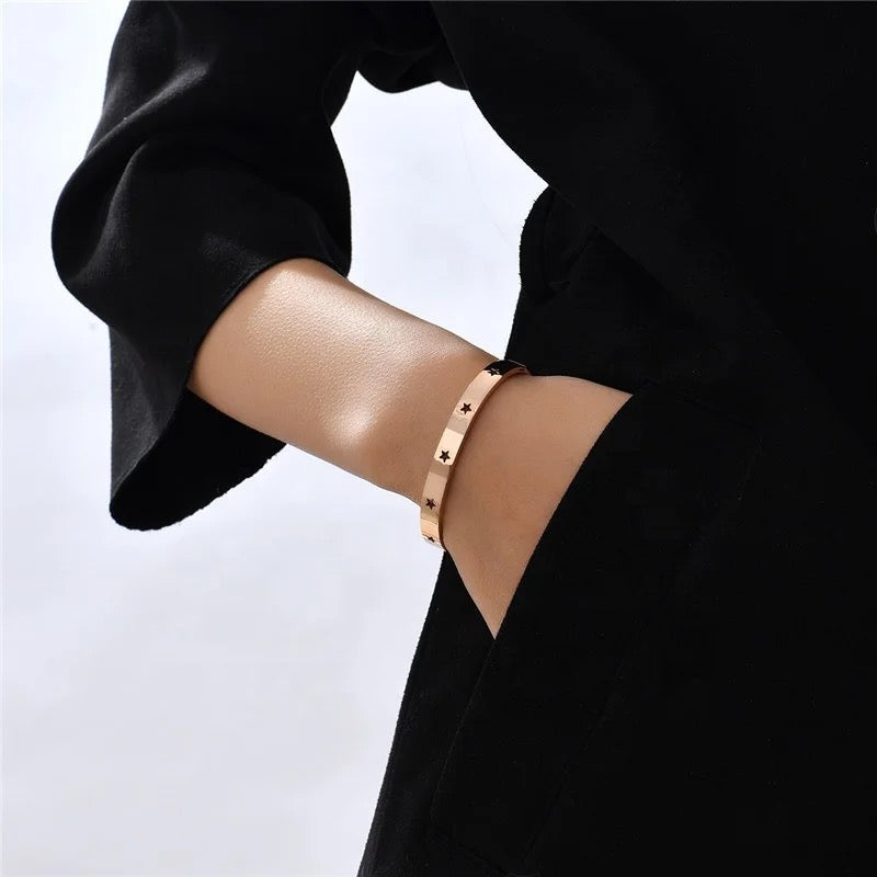 Unfilled Star Bangle