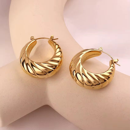 Croissant Twist Hoop