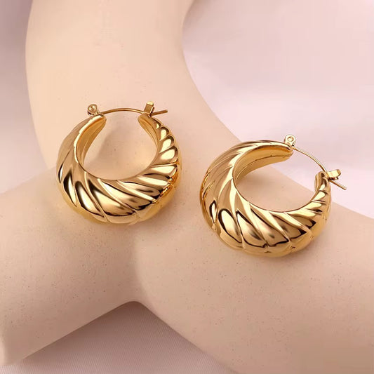 Croissant Twist Hoop