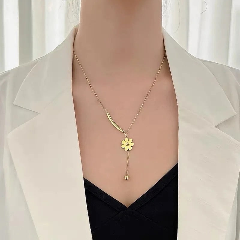 Daisy Flower Tassel Choker Necklace