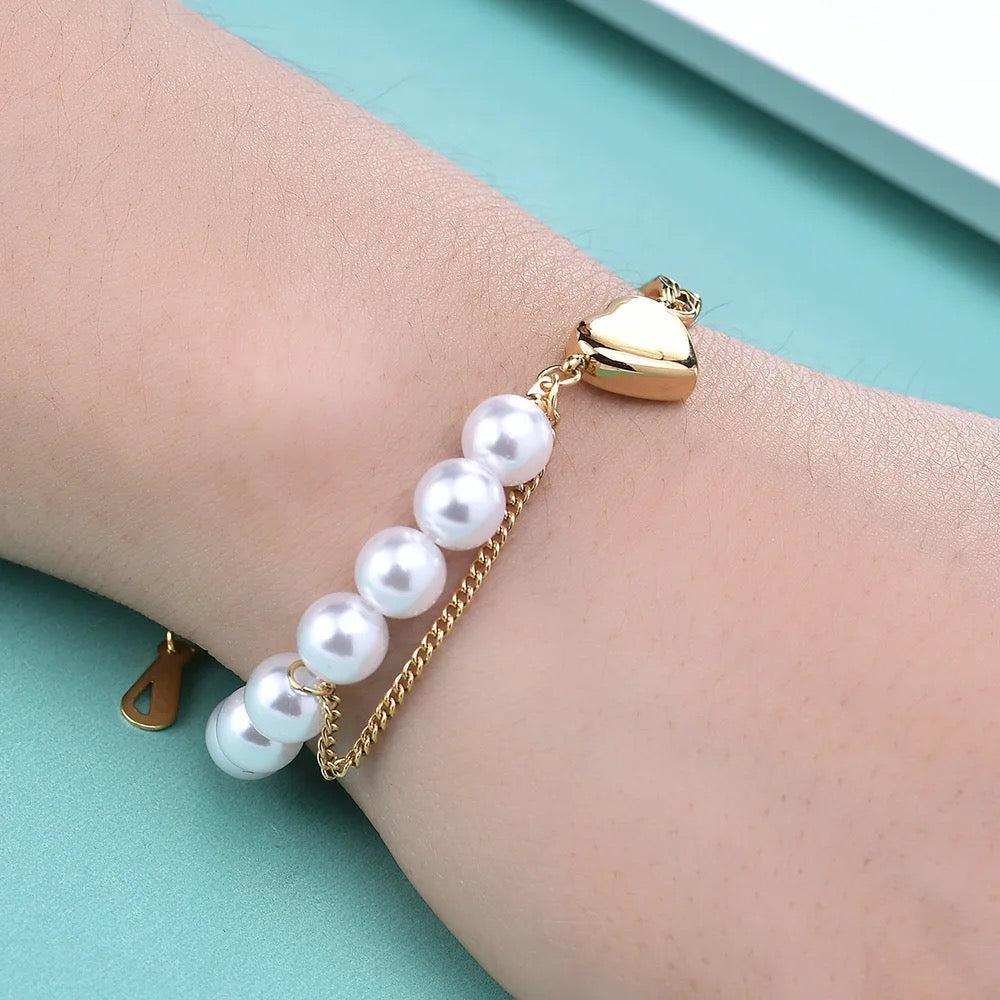 Elegant Heart Pearl Bracelet