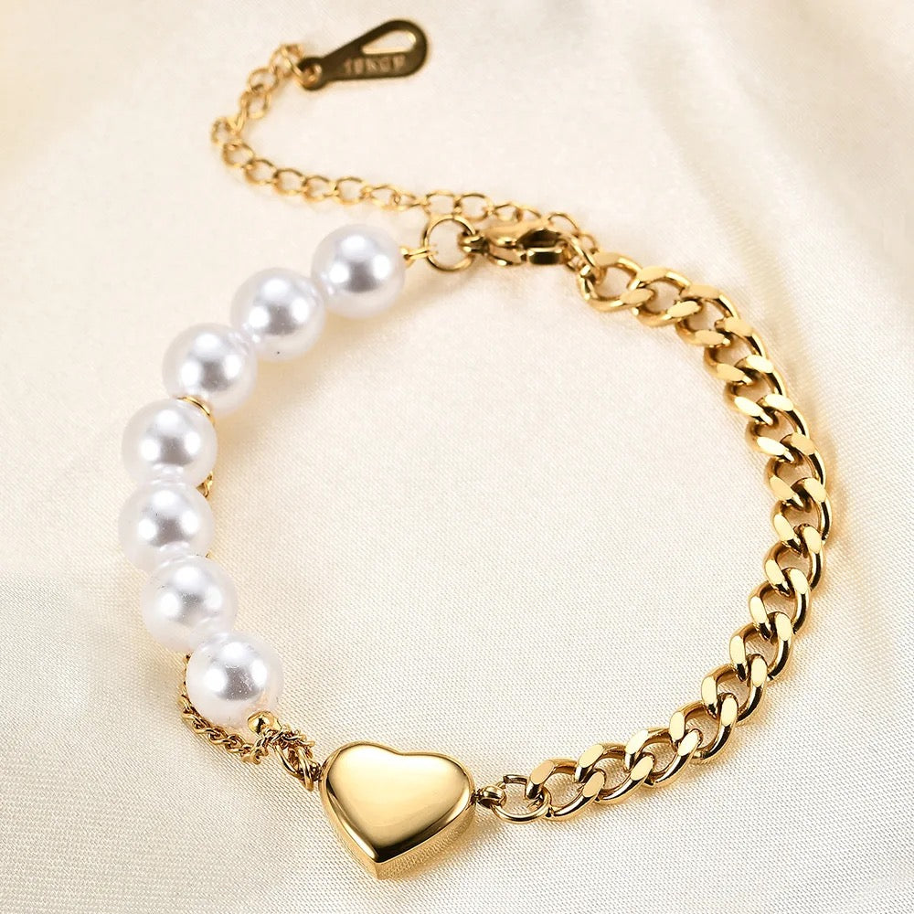 Elegant Heart Pearl Bracelet