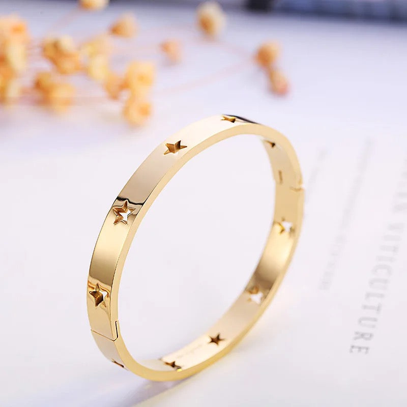 Unfilled Star Bangle