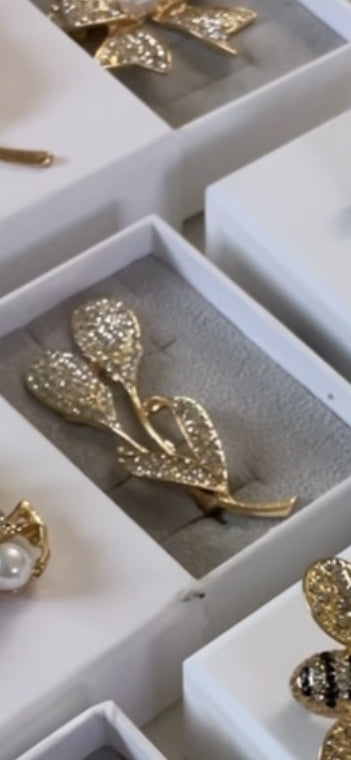 Tulipana Brooch