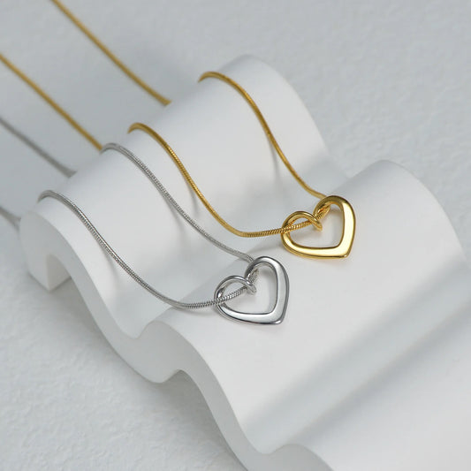 Twisted Love Heart Pendant Necklace