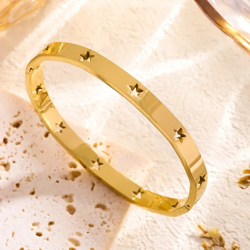 Unfilled Star Bangle