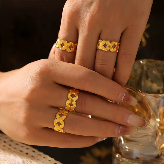 Adjustable Stripe Cross Ring