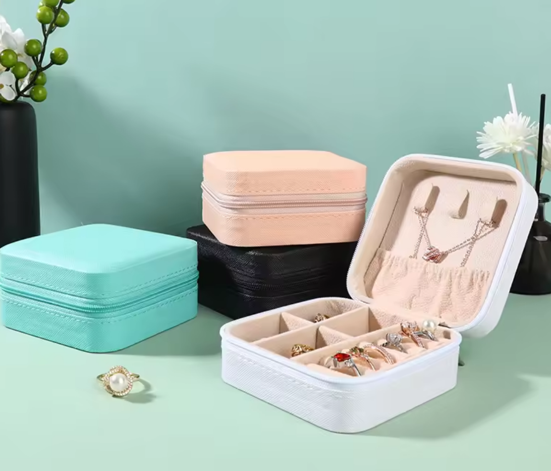 Travel portable jewelry storage box Earrings necklace rings